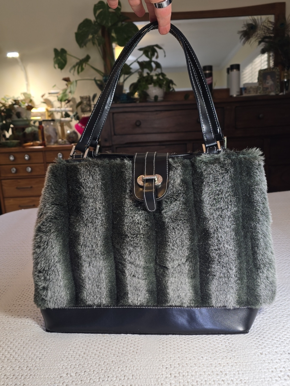 Vintage Y2K Striped Faux Fur Handbag Fluffy Satchel Tote Bag Winter Chic